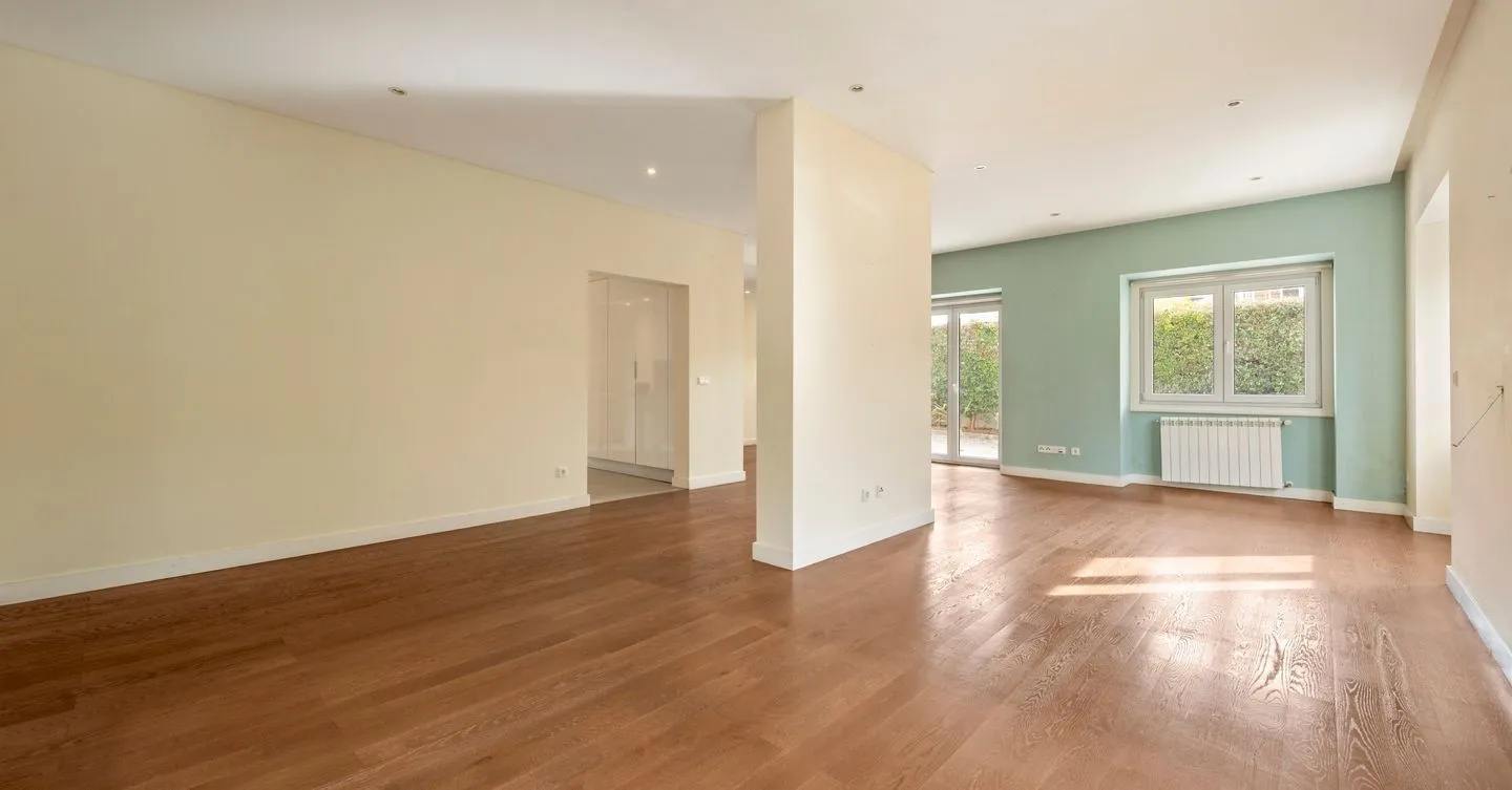 Apartamento T2, próximo do mar, no Estoril