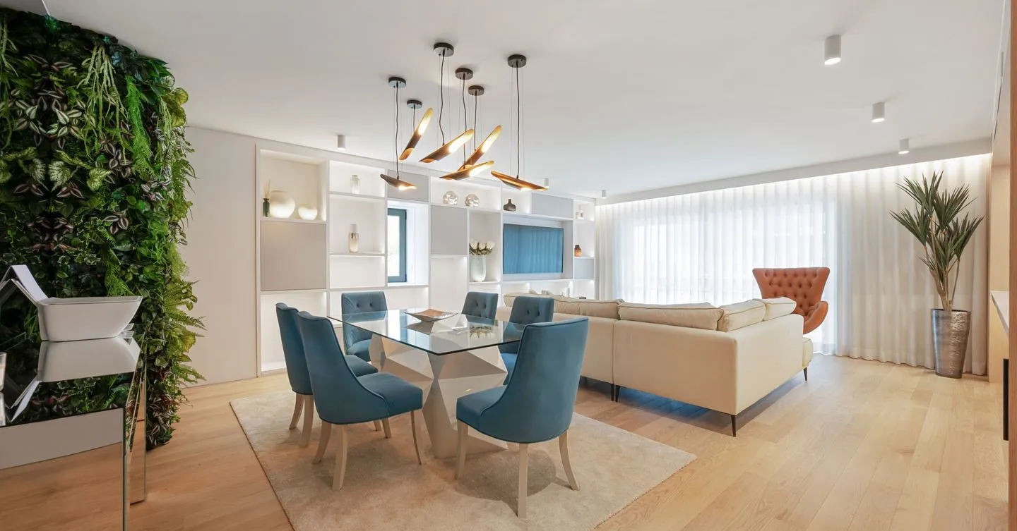 Apartamento T3, no Monte Estoril, com área 150m2,com 2 boxes