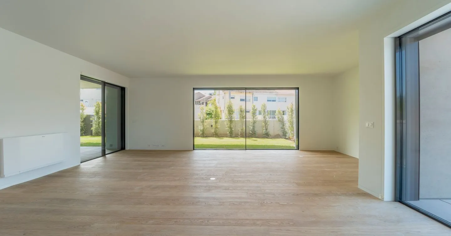 Apartamento T4 com terraço e jardim, junto ao Parque da Cidade