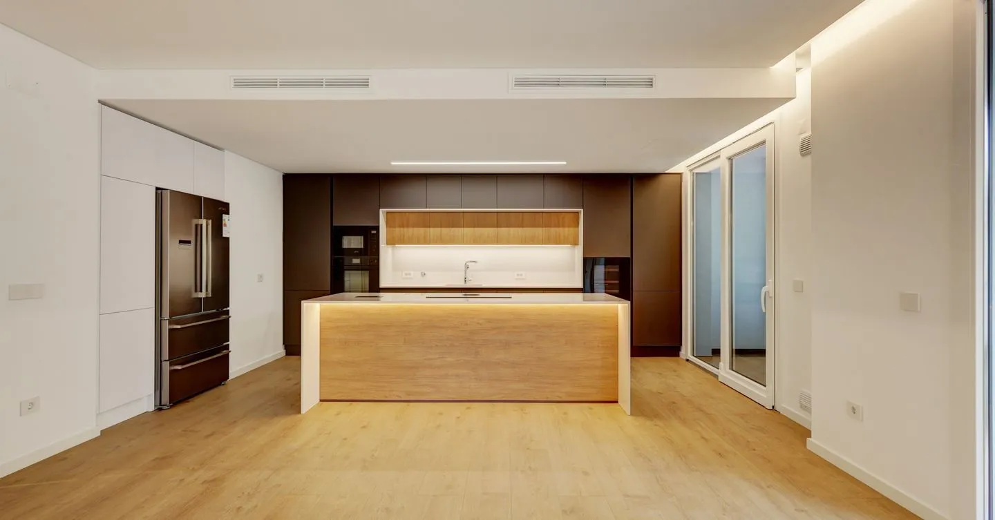 Apartamento T3 a estrear, perto da praia, na Parede