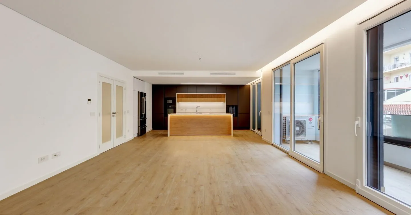 Apartamento T3 a estrear perto da praia, na Parede