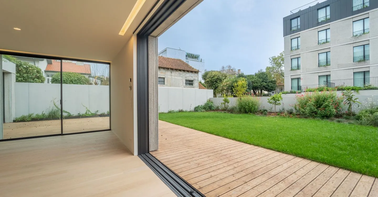 Apartamento T4 com terraço e jardim, na Foz do Douro