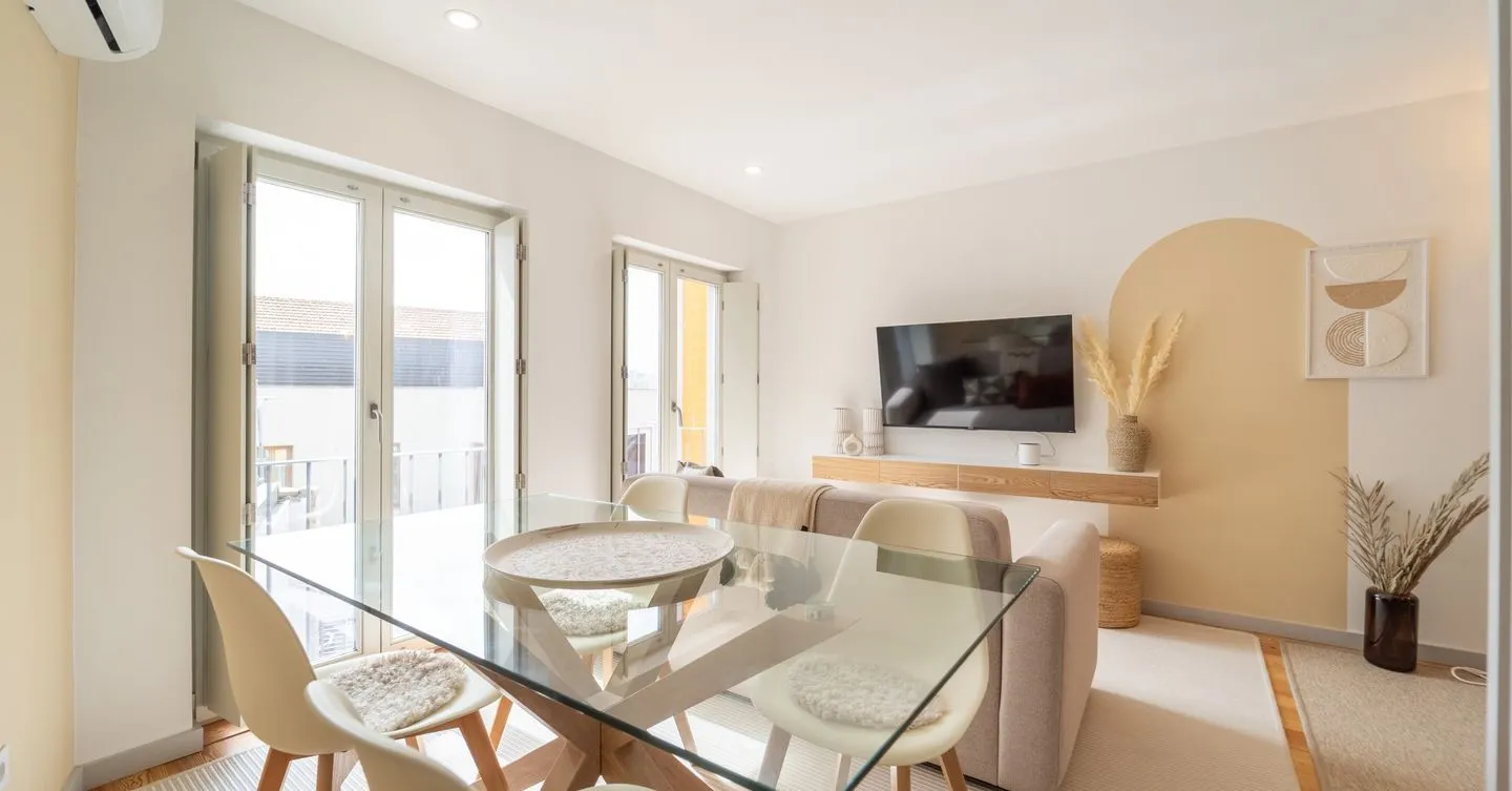 Apartamento T2 Duplex mobilado com varanda licença AL na baixa do Porto