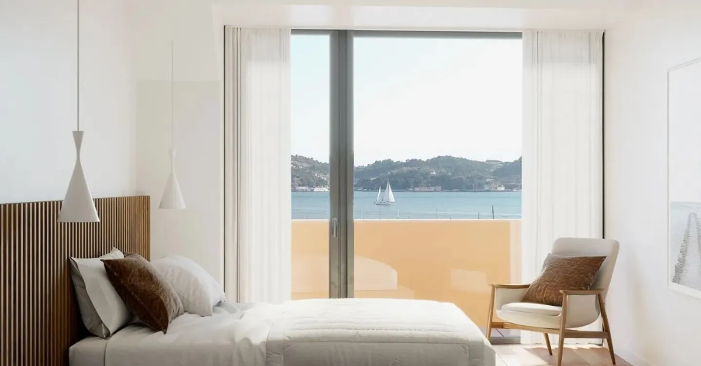 Apartamento T4 em Belém, novo, com vista rio, varanda, estacionamento e arrecadação