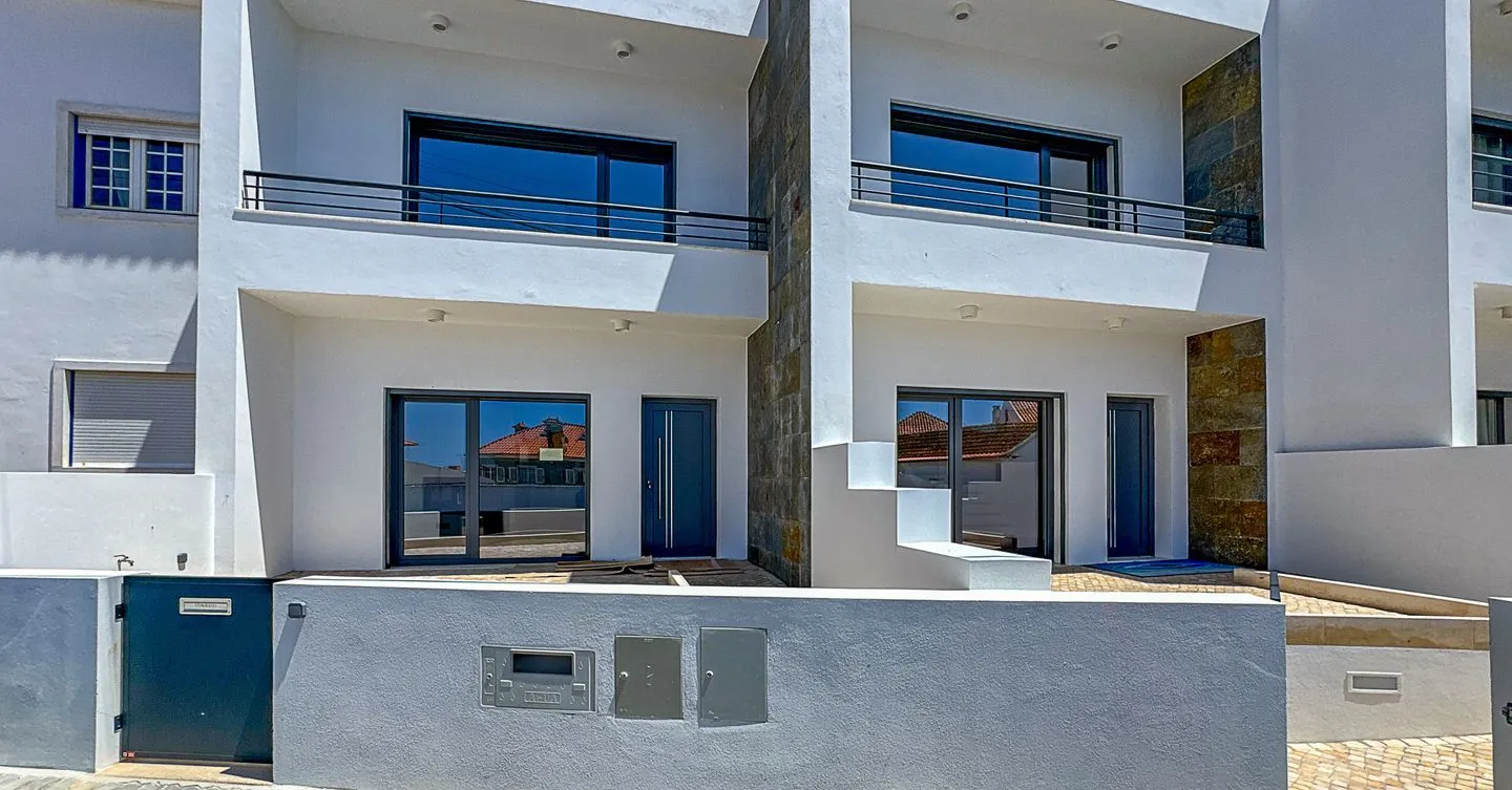 Moradia T2 com Vista Mar em Ribamar, Ericeira.