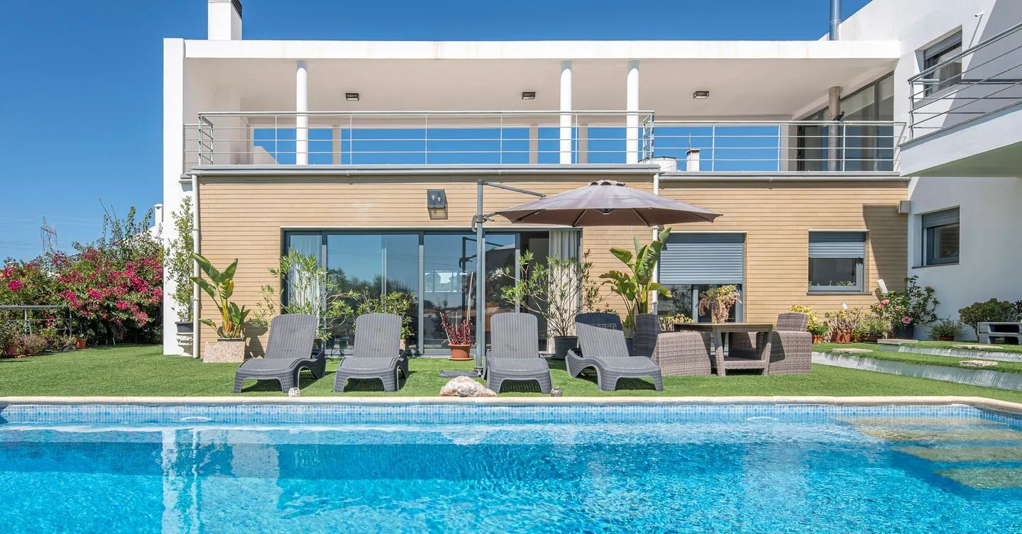 Moradia T3+1 com piscina, garagem e terraço, Alcácer do Sal