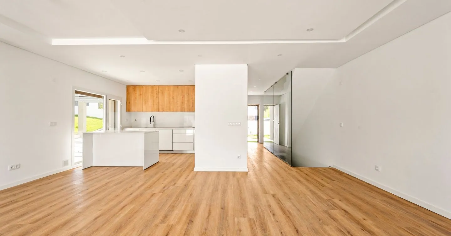 Moradia T4+1 com piscina na Sobreda, Costa da Caparica