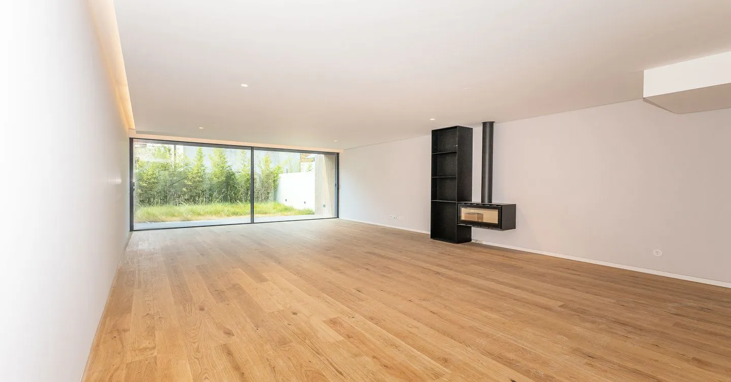 Villa T5 triplex con giardino a Foz do Douro - Nuova