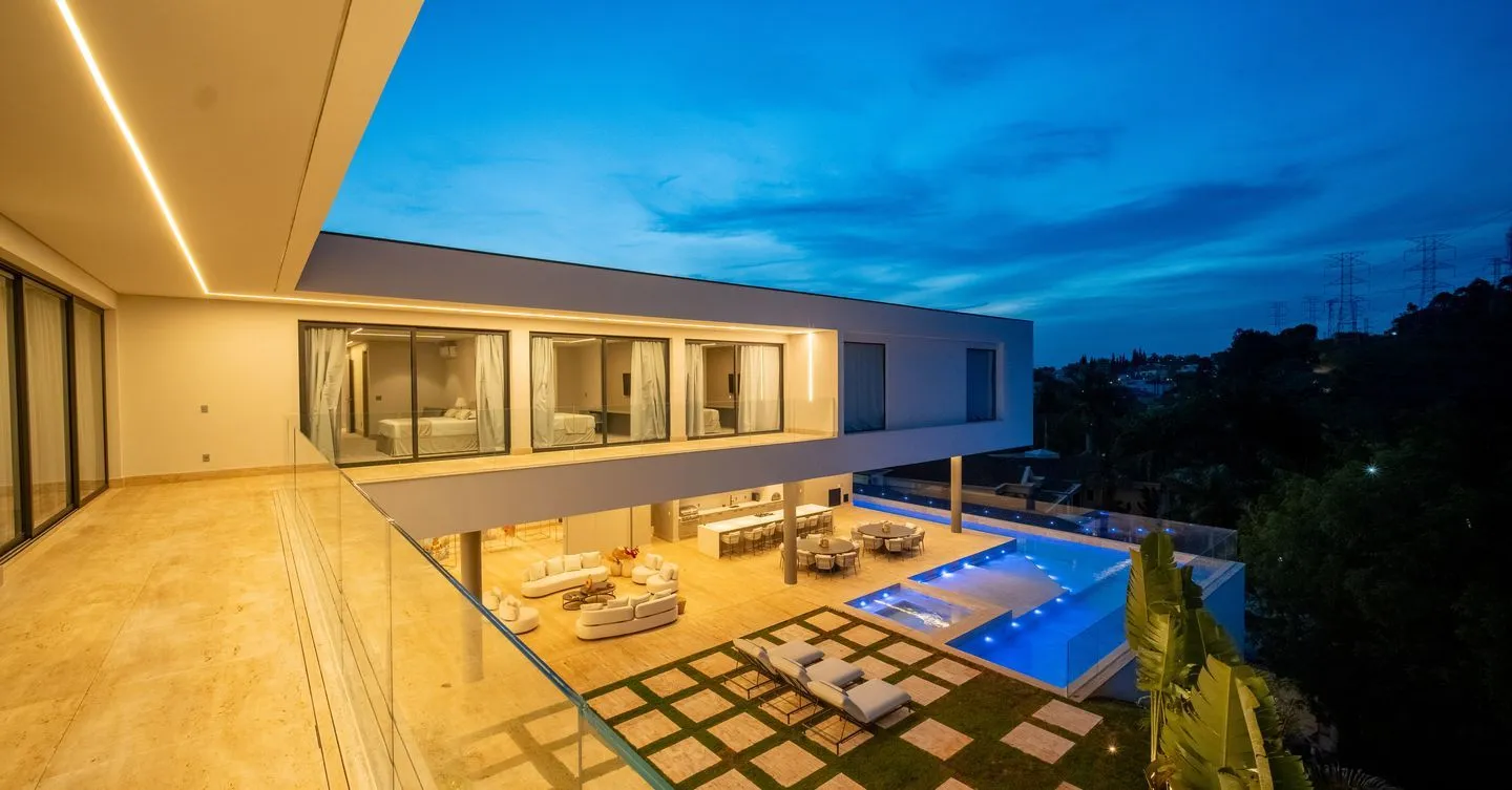 O ápice do luxo e exclusividade em Tamboré para sua família e estilo de vida.