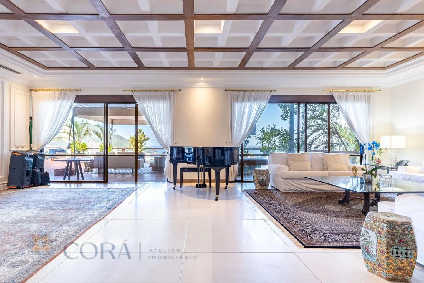 Casa em Condomínio com 7 quartos, Hidromassagem e Lareira