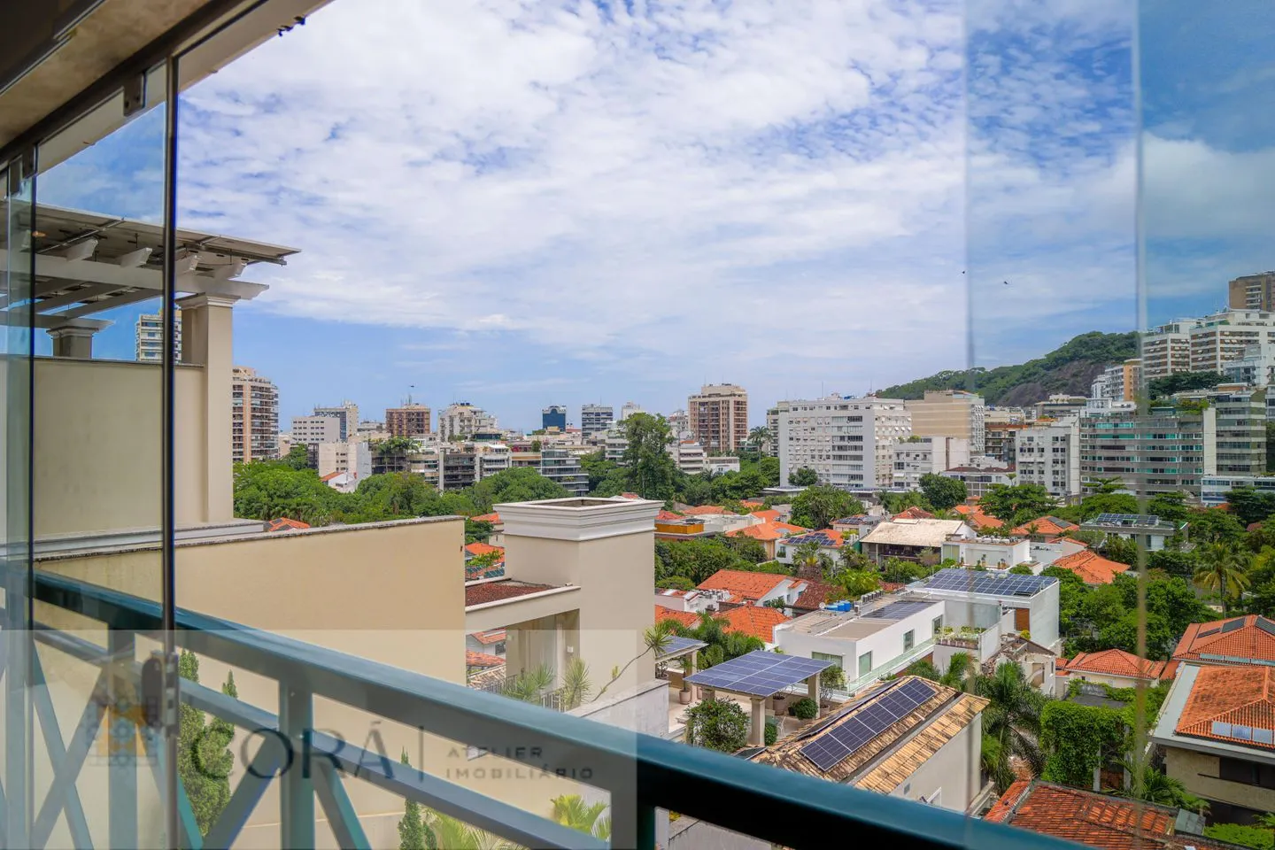 Casa Contemporânea no Condomínio mais Exclusivo do Leblon