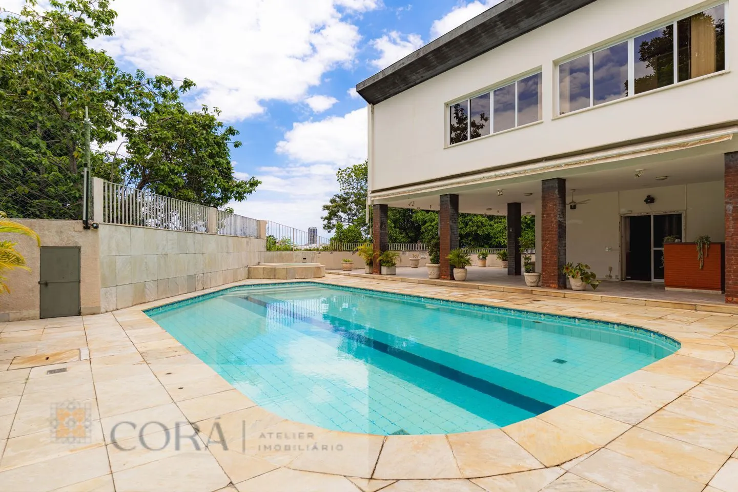 Casa com 6 quartos, 1 suite e Piscina Privada