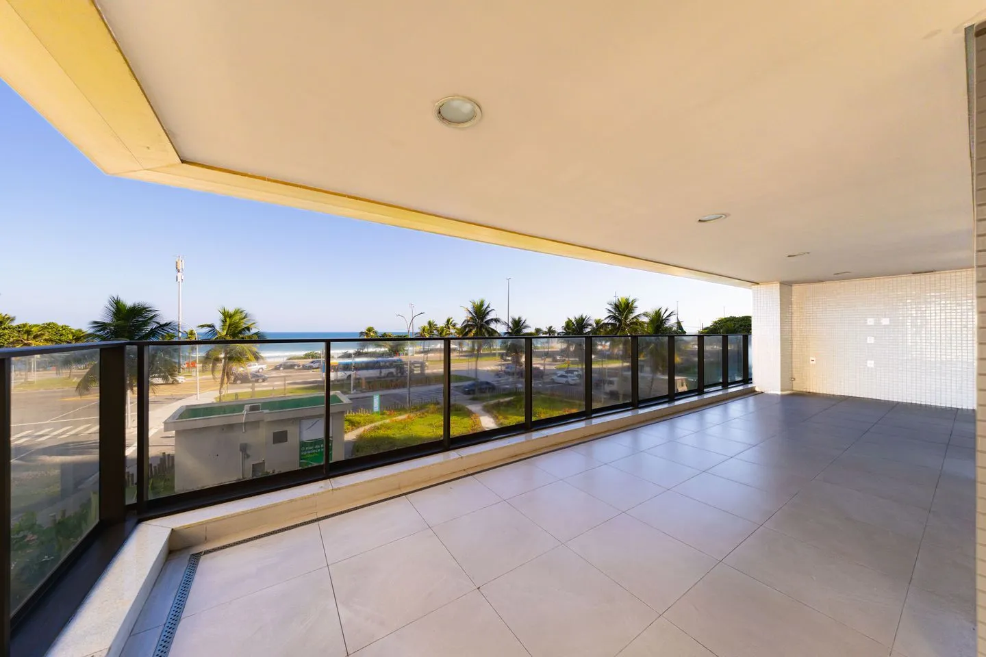 Apartamento com 4 quartos, 4 suites e Sol da manhã