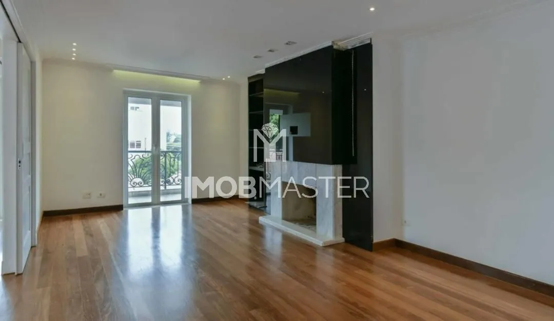 Apartamento com 387 m², 4 quartos sendo 4 suítes à venda no bairro Jardim Paulista.