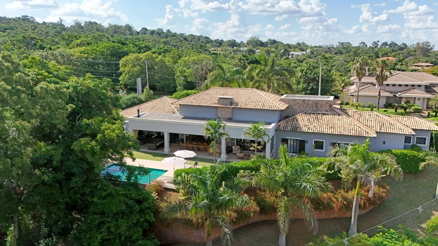 Casa com 4 quartos, Churrasqueira e Quintal