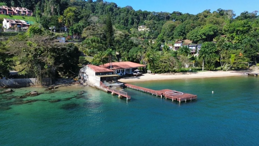 Casa com 8 quartos, Churrasqueira e Quintal