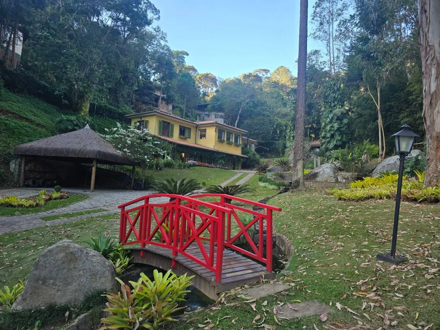 Casa em Condomínio com 3 quartos, Piscina Coletiva e Closet