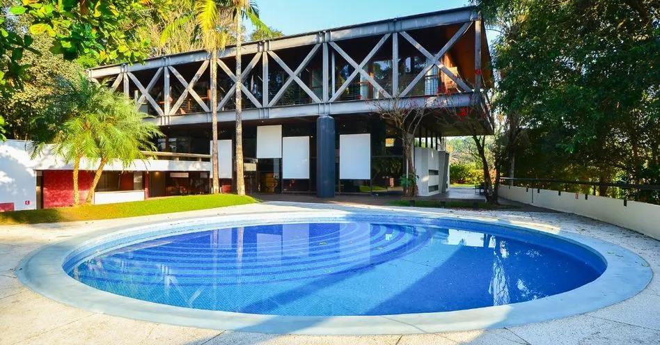 Casa com 4 quartos, Espaço Gourmet e Closet